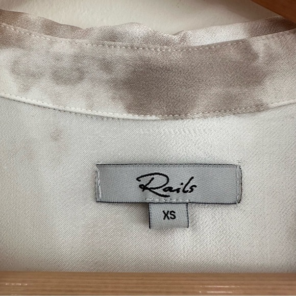 Rails Nissa satin popover blouse in Ivory storm V neck white grey XS satin - Picture 8 of 9